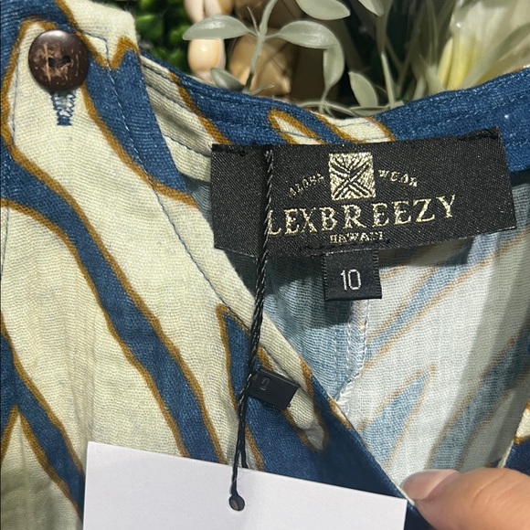 Lexbreezy Keiki Bridget Short Jumpsuit Leaf Print Blue and Cream Overalls size 7 - Picture 2 of 5